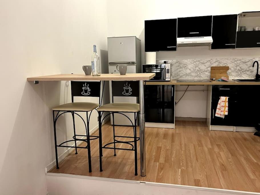 Charmant Studio Avec Mezzanine Nicea Zewnętrze zdjęcie